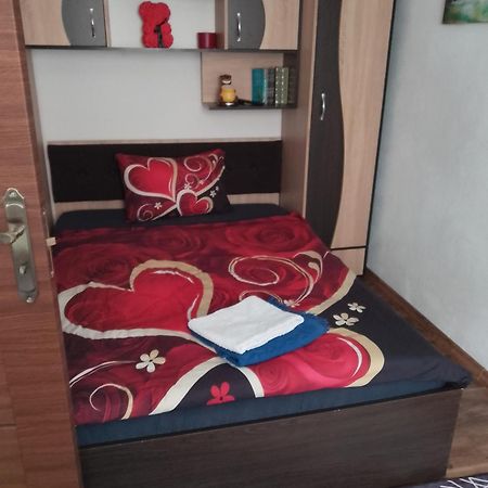 La Florin Apartment Medias Luaran gambar