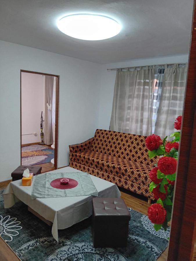 La Florin Apartment Medias Luaran gambar
